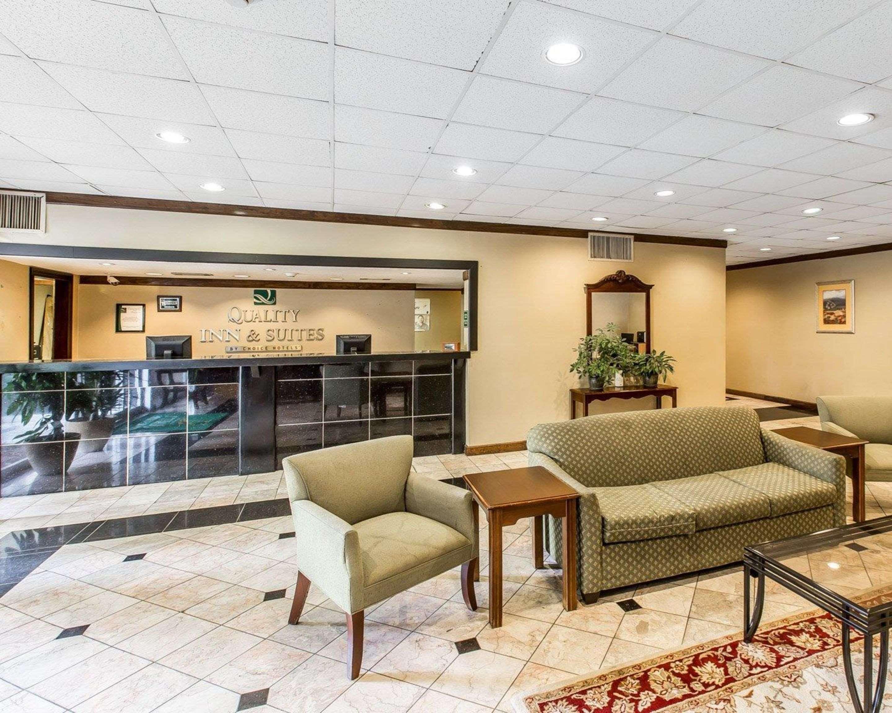 Quality Inn & Suites Conference Center Statesboro Historic District Exterior foto