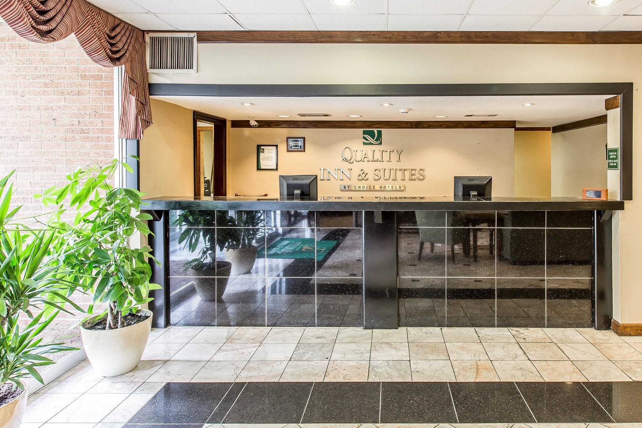 Quality Inn & Suites Conference Center Statesboro Historic District Exterior foto