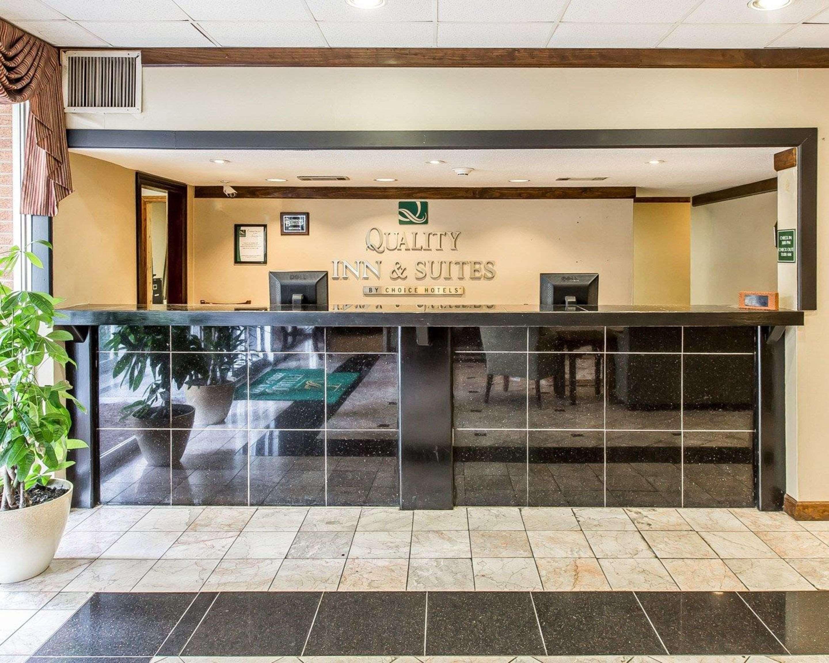 Quality Inn & Suites Conference Center Statesboro Historic District Exterior foto