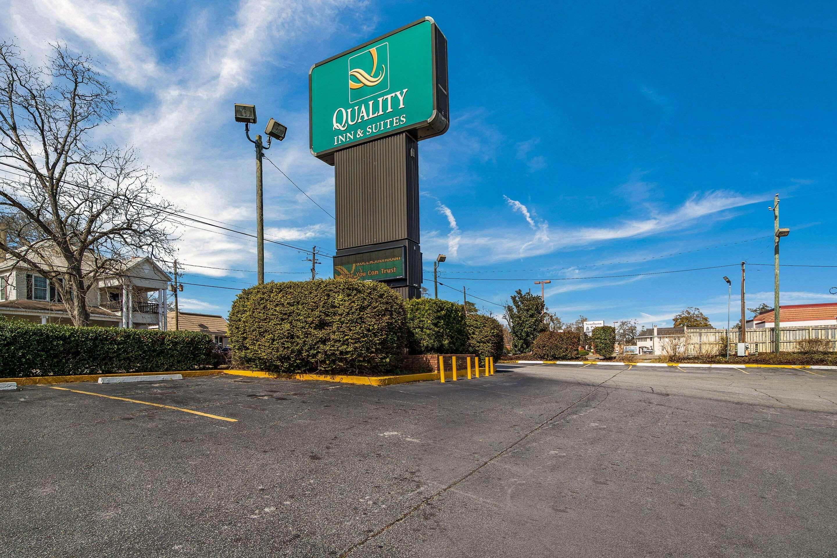 Quality Inn & Suites Conference Center Statesboro Historic District Exterior foto